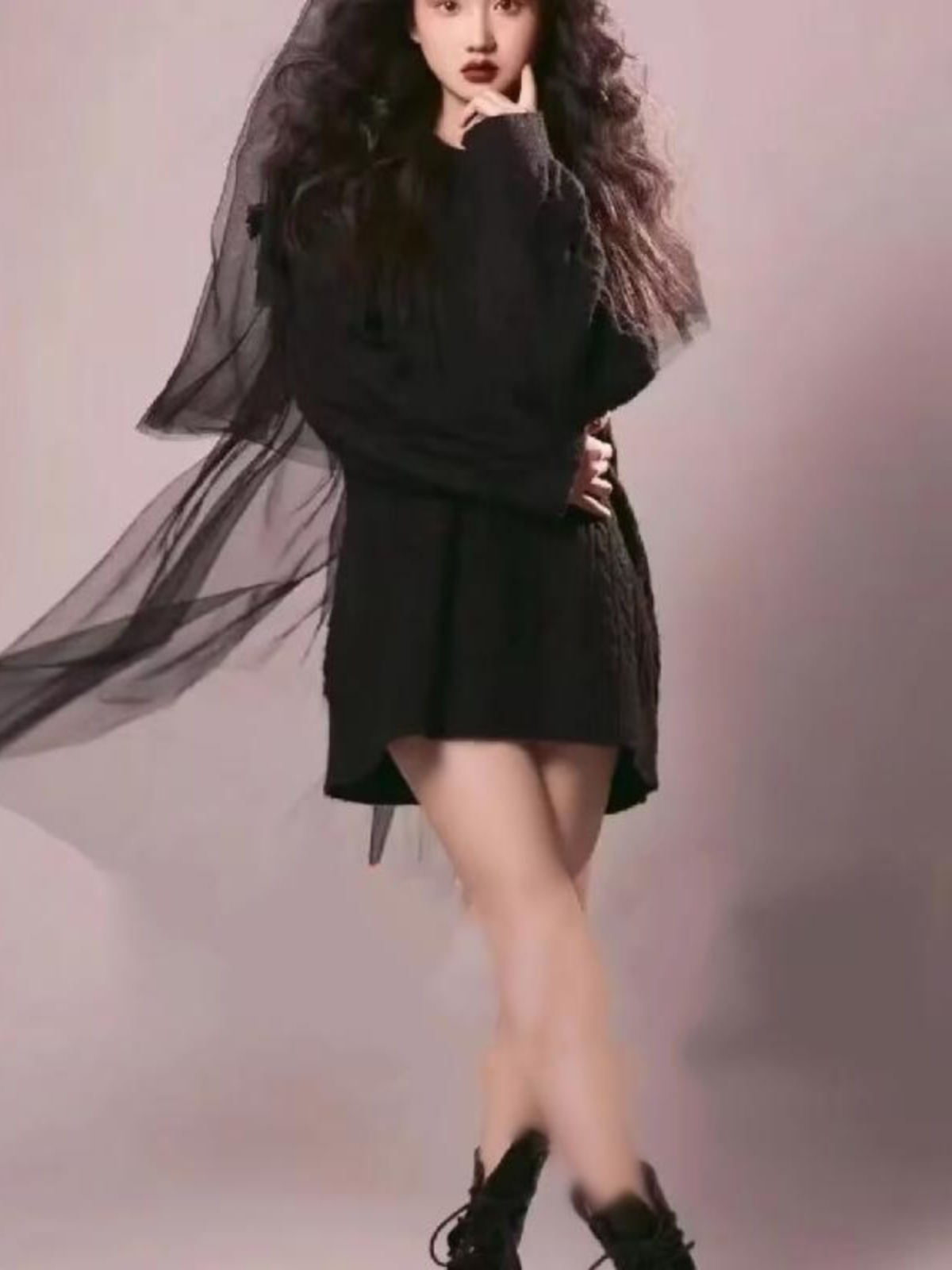 New Fashion Black Sweater Phot - огляд і ціна Winter Clothing Photo